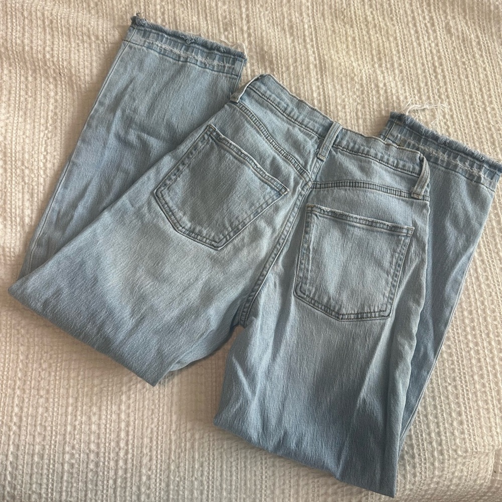 Universal Threads Light Blue Distressed Jeans - Picture 4 of 6